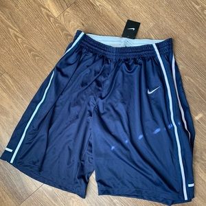 Nike mens basketball shorts. NWT! Size XL.